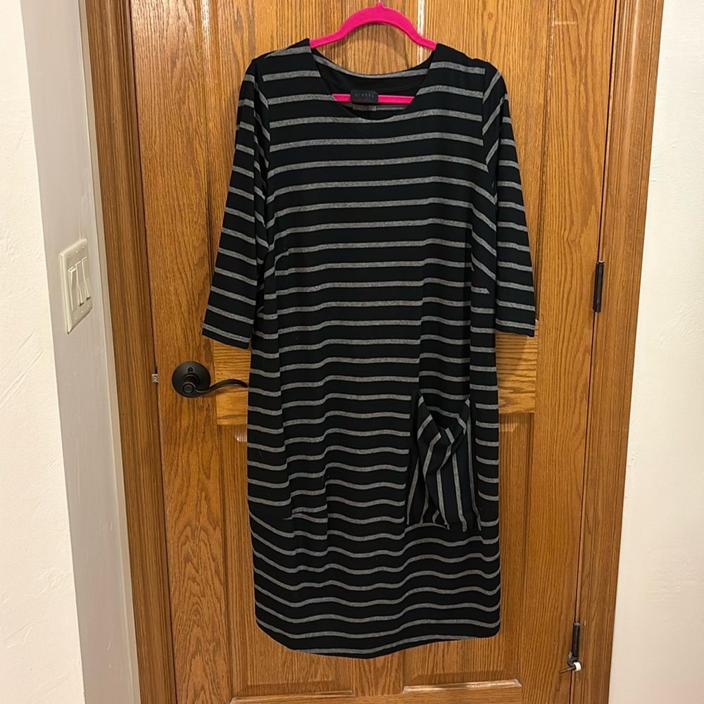 Neel Sz 12 black gray stripe dress 3/4 sleeve